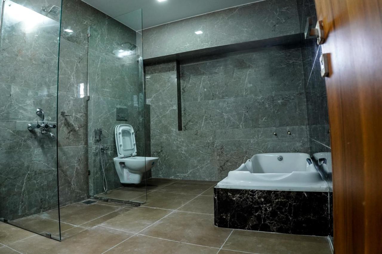 Mpsroyalsuites Perintalmanna Exteriör bild